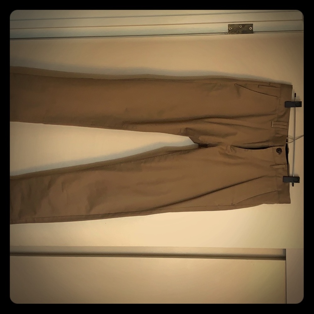 Men’s Zara tan pants. Gently worn, Great condition